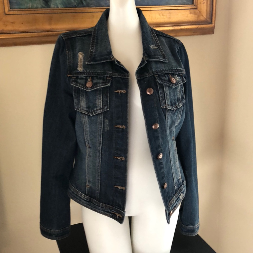 Junior jean jacket with dark wash